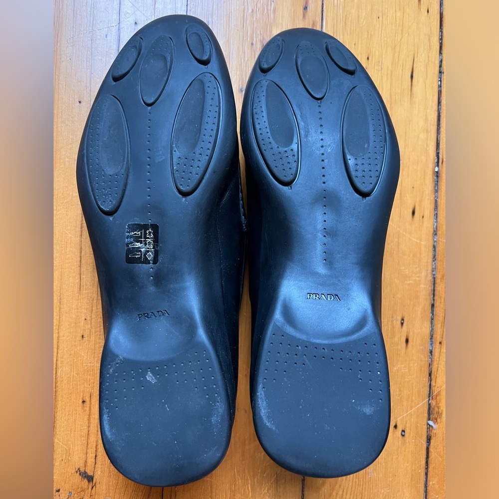 Prada black loafers. Vintage late 90s. - Picture 6 of 9